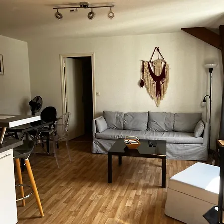 Au Coeur Du Quartier Historique De Moulins (Allier)